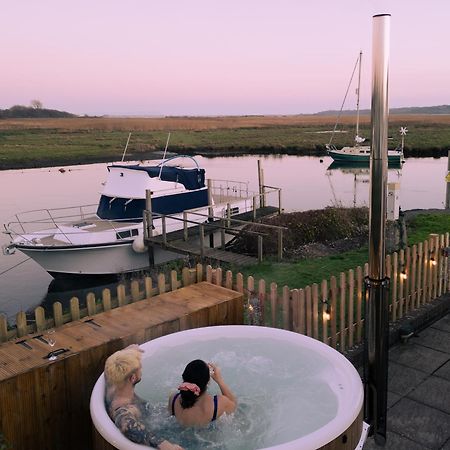 Hot Tub With A View - Christchurch Harbour エクステリア 写真