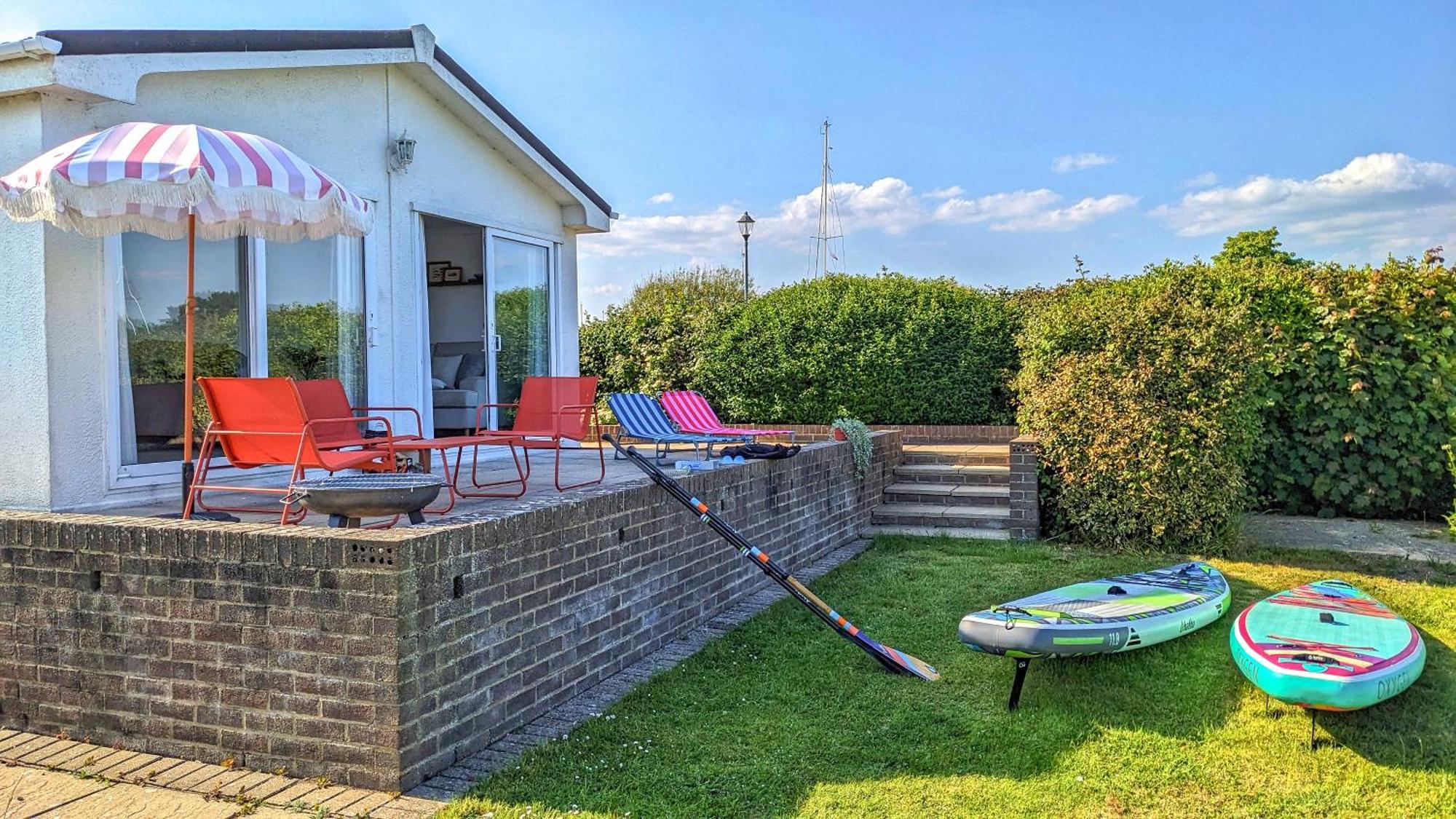 Hot Tub With A View - Christchurch Harbour エクステリア 写真