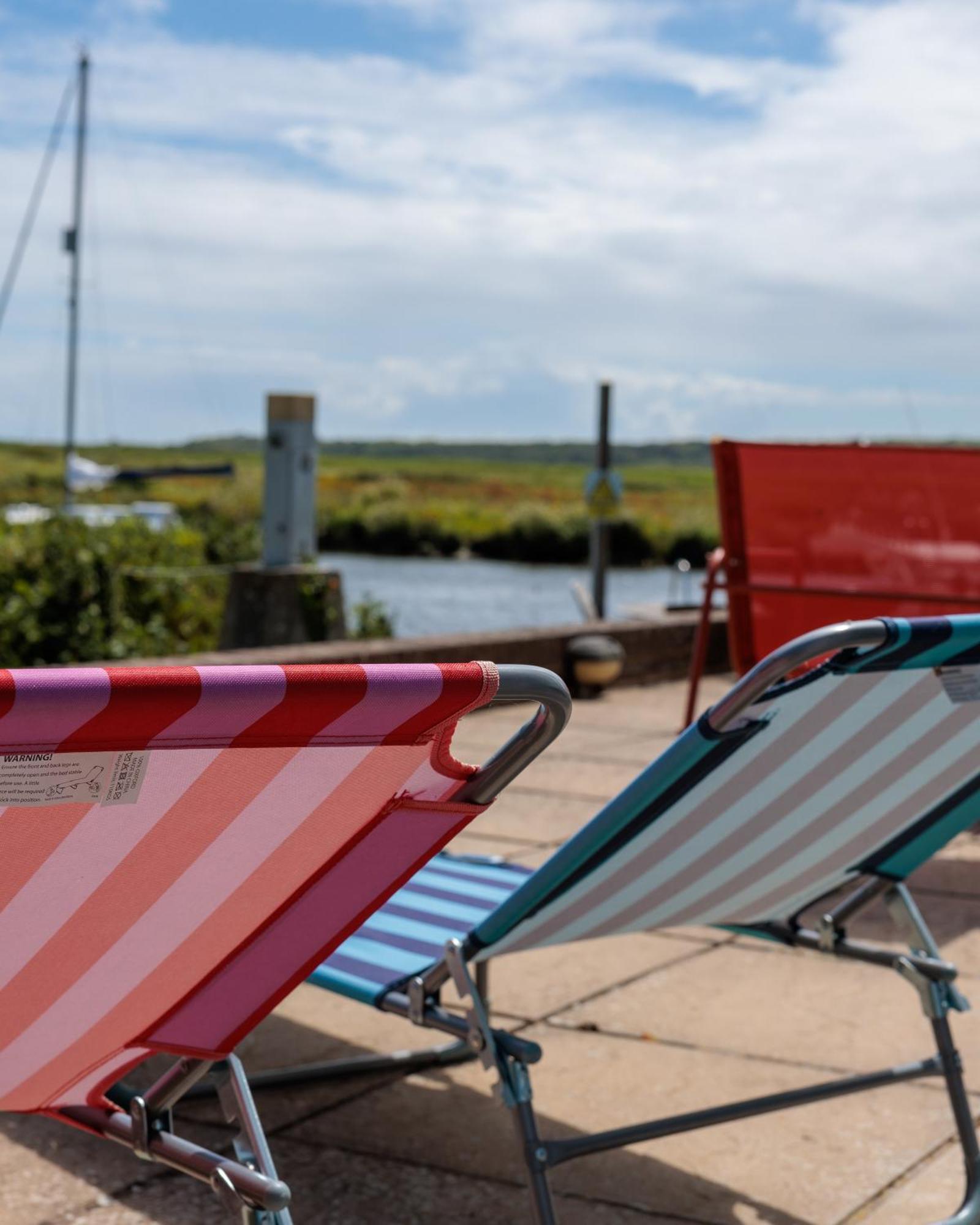 Hot Tub With A View - Christchurch Harbour エクステリア 写真