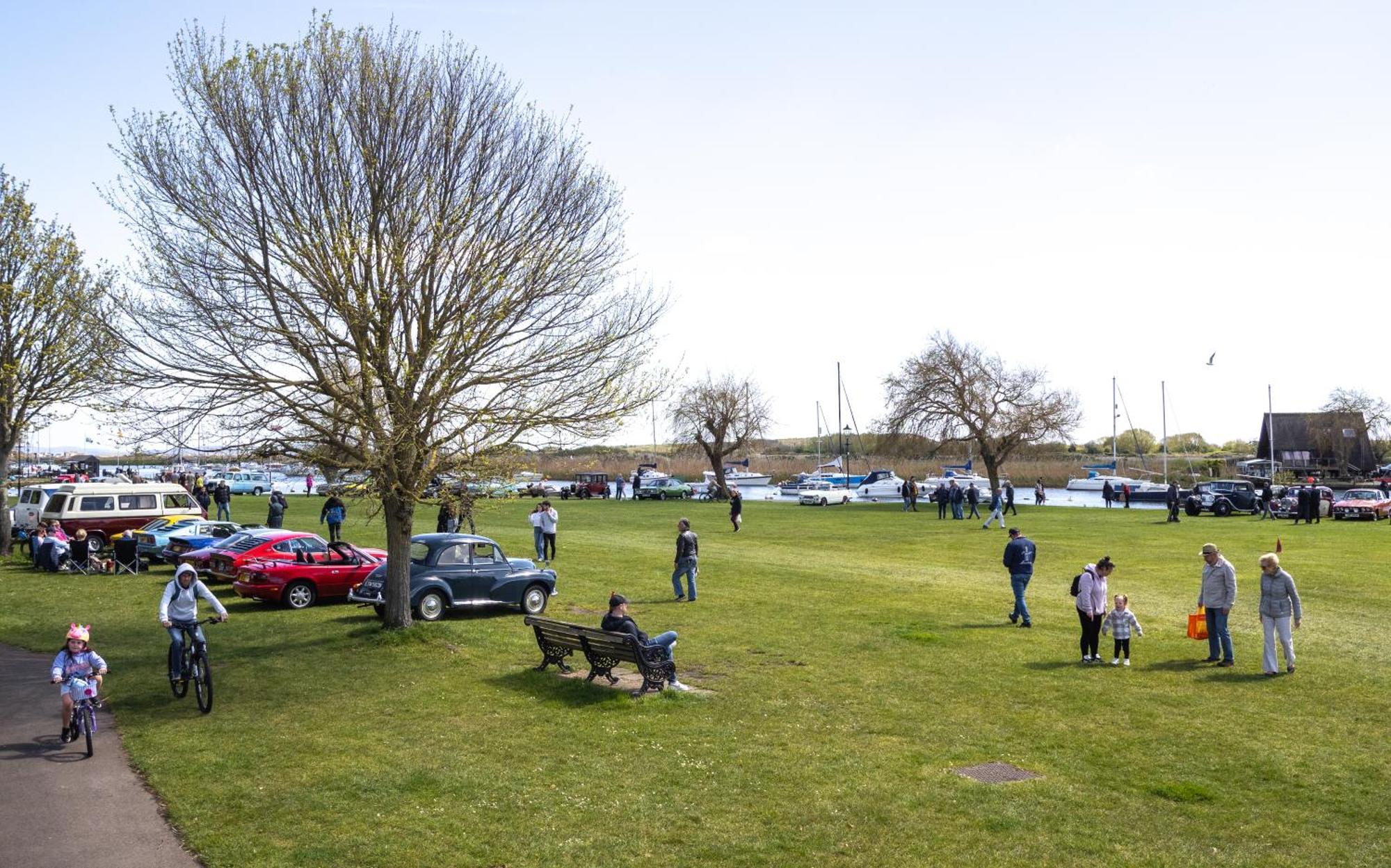 Hot Tub With A View - Christchurch Harbour エクステリア 写真